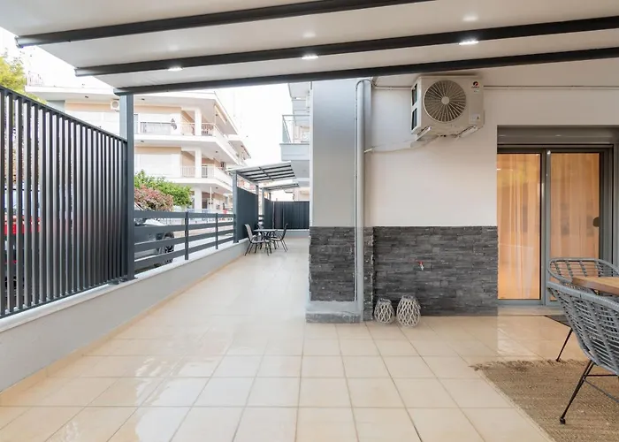 Sithoniars Luxury Ground Floor With Private Garden Διαμέρισμα