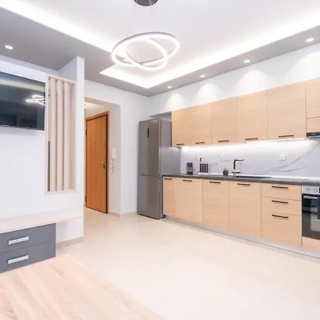Sithoniars Luxury Ground Floor With Private Garden شقة *