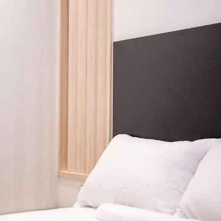 Sithoniars Luxury Ground Floor With Private Garden