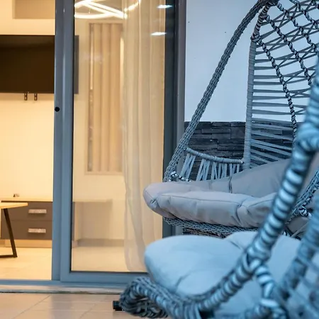 Sithoniars Luxury Ground Floor With Private Garden *
