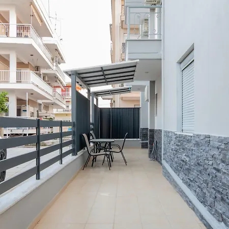 Sithoniars Luxury Ground Floor With Private Garden