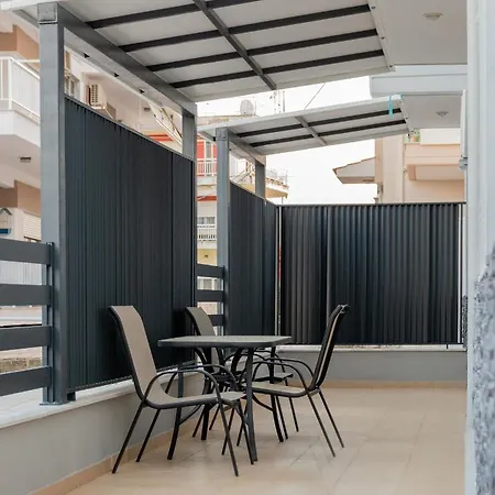 شقة Sithoniars Luxury Ground Floor With Private Garden