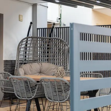 شقة Sithoniars Luxury Ground Floor With Private Garden