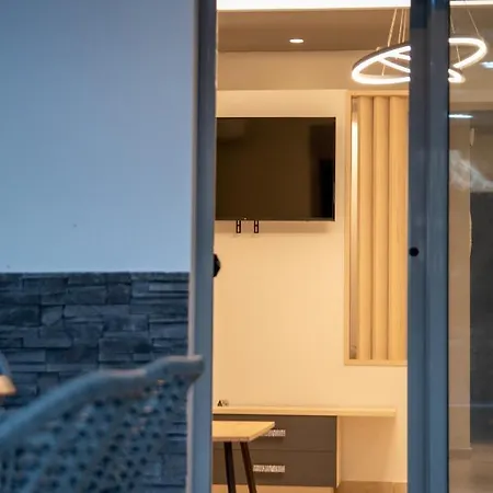 Sithoniars Luxury Ground Floor With Private Garden Néos Marmarás