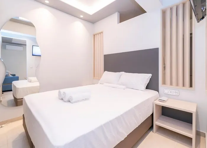 Sithoniars Luxury Ground Floor With Private Garden Appartement