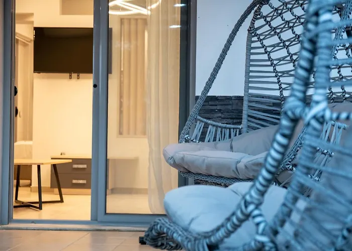Sithoniars Luxury Ground Floor With Private Garden *