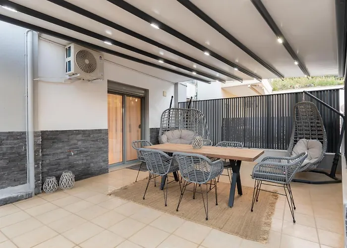 Sithoniars Luxury Ground Floor With Private Garden Appartement